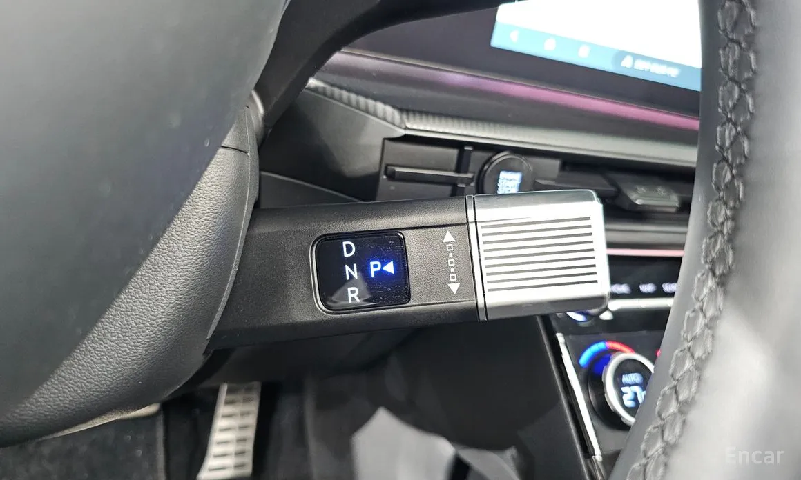 Фото 9 - Hyundai Santa Fe