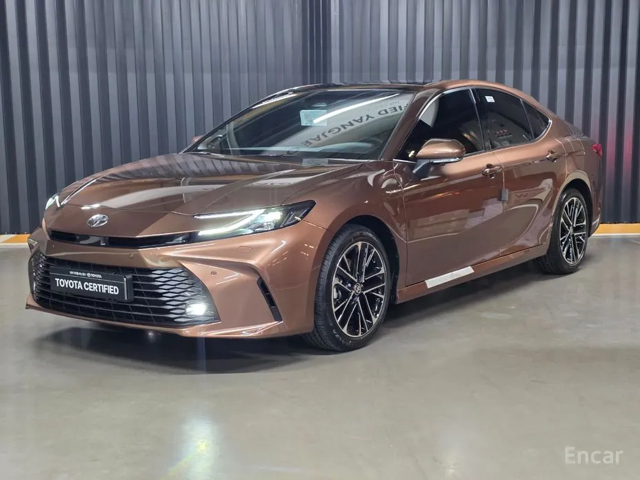 Фото 1 - Toyota Camry