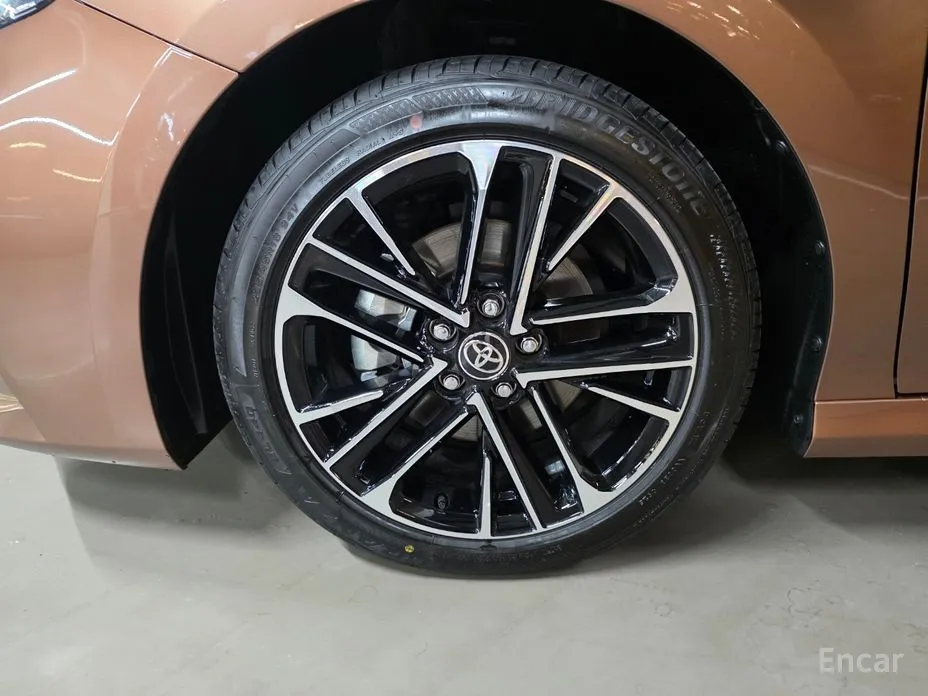 Фото 11 - Toyota Camry