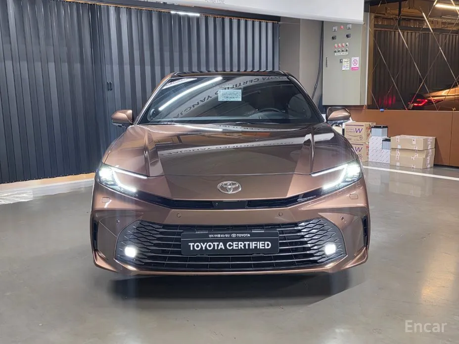 Фото 2 - Toyota Camry