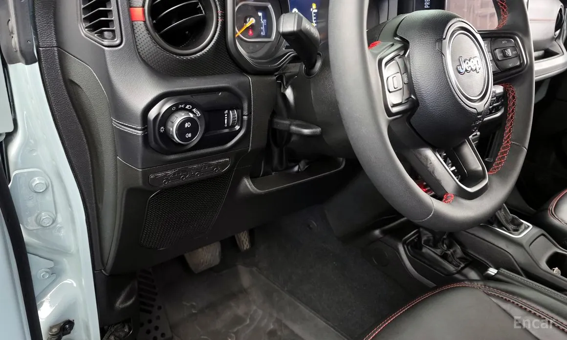 Фото 18 - Jeep Wrangler