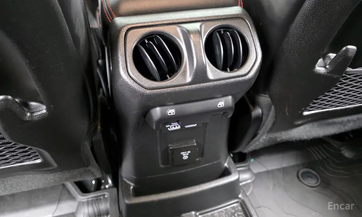 Фото 19 - Jeep Wrangler