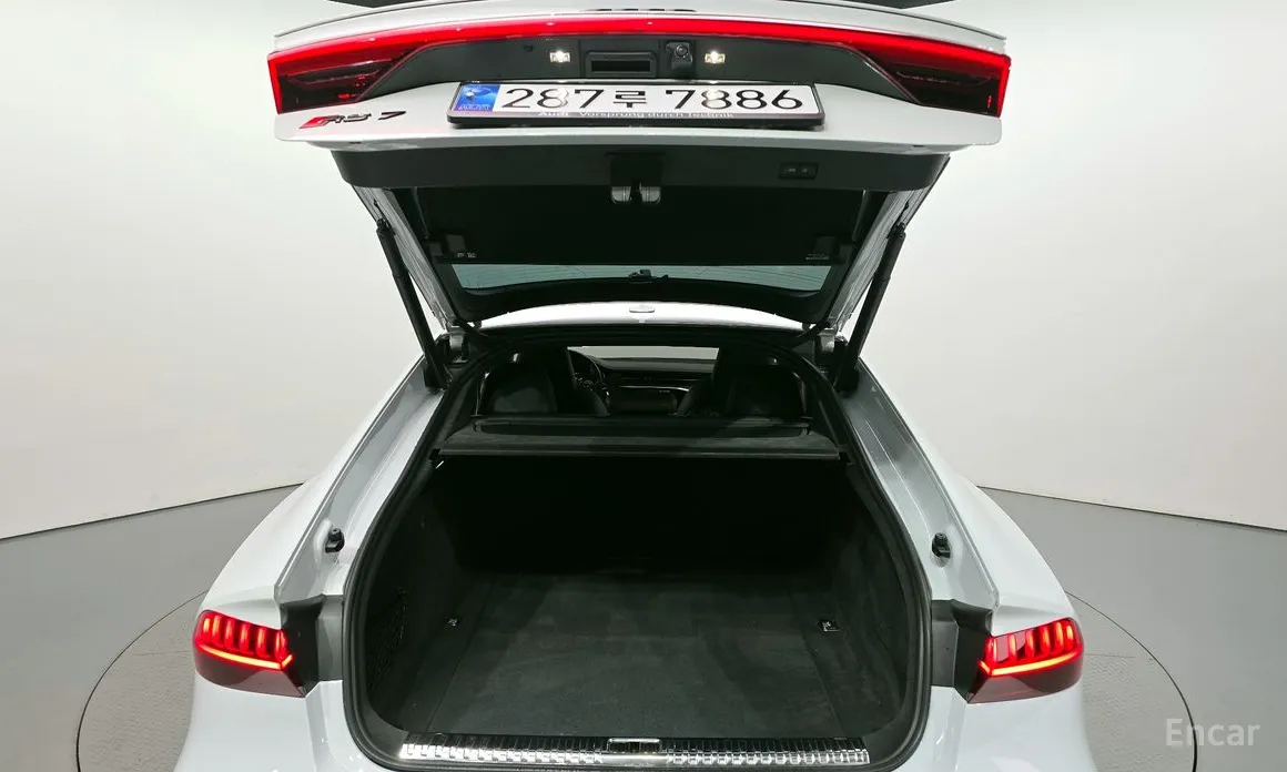 Фото 20 - Audi RS 7