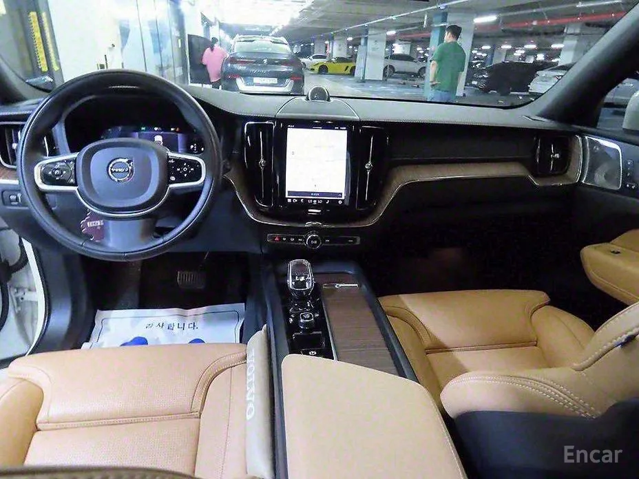 Фото 10 - Volvo XC60