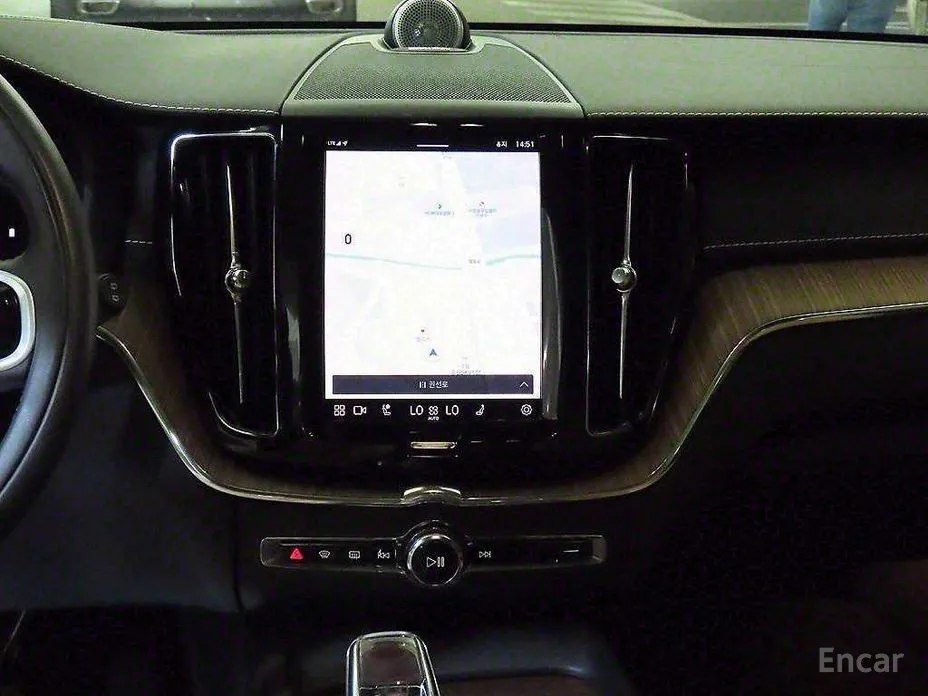 Фото 11 - Volvo XC60