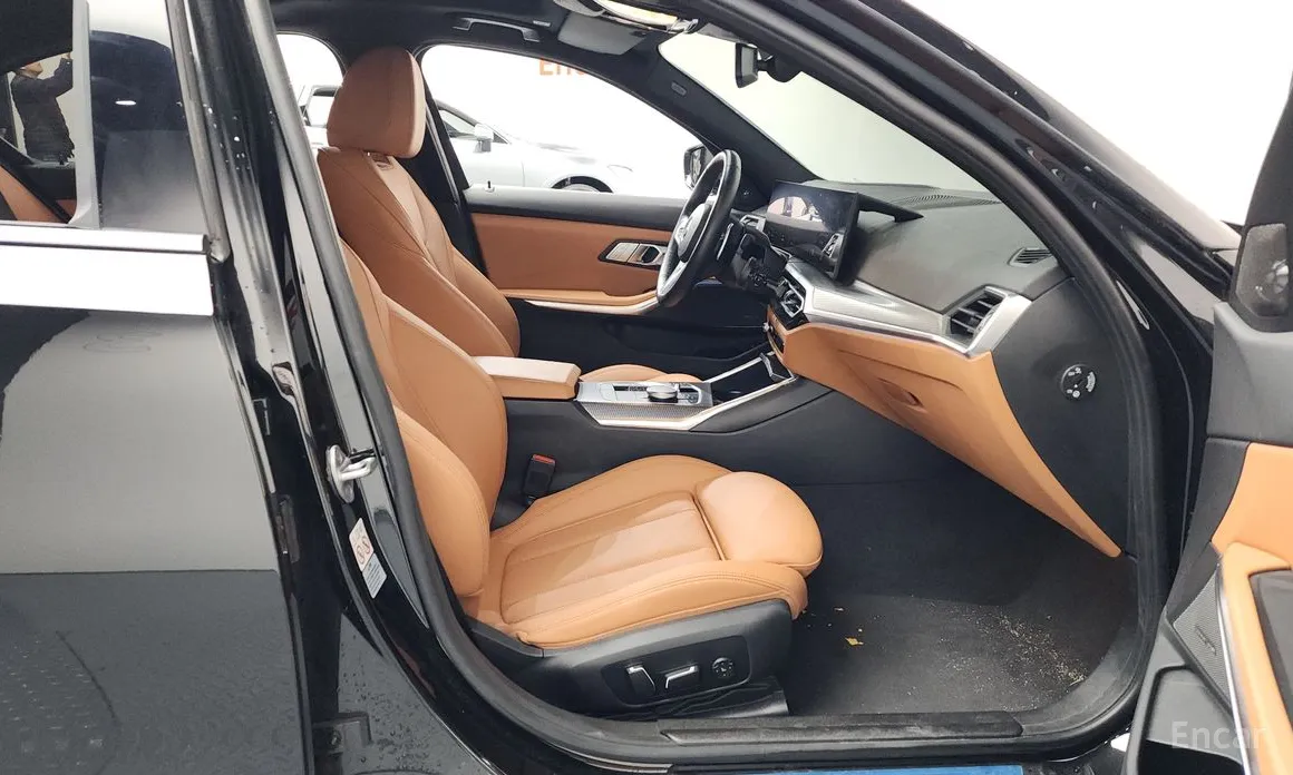 Photo 11 - BMW 3 Series