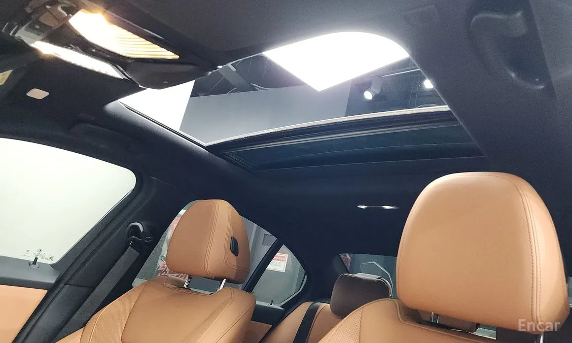 Photo 18 - BMW 3 Series