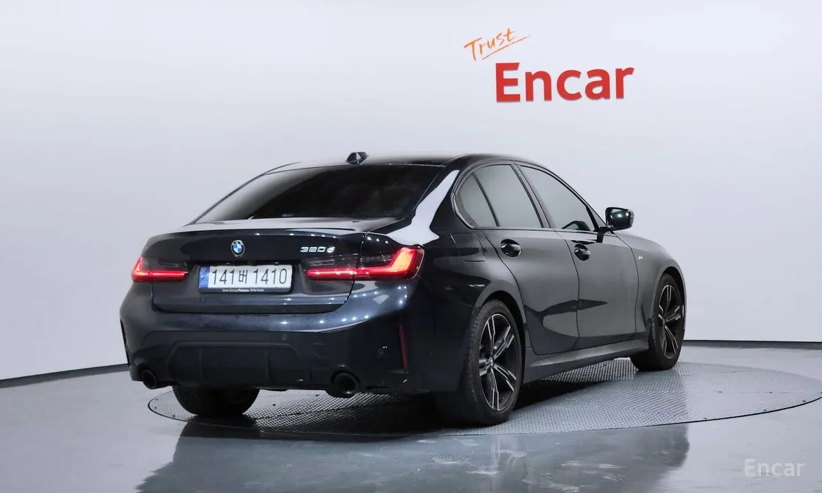 Photo 2 - BMW 3 Series