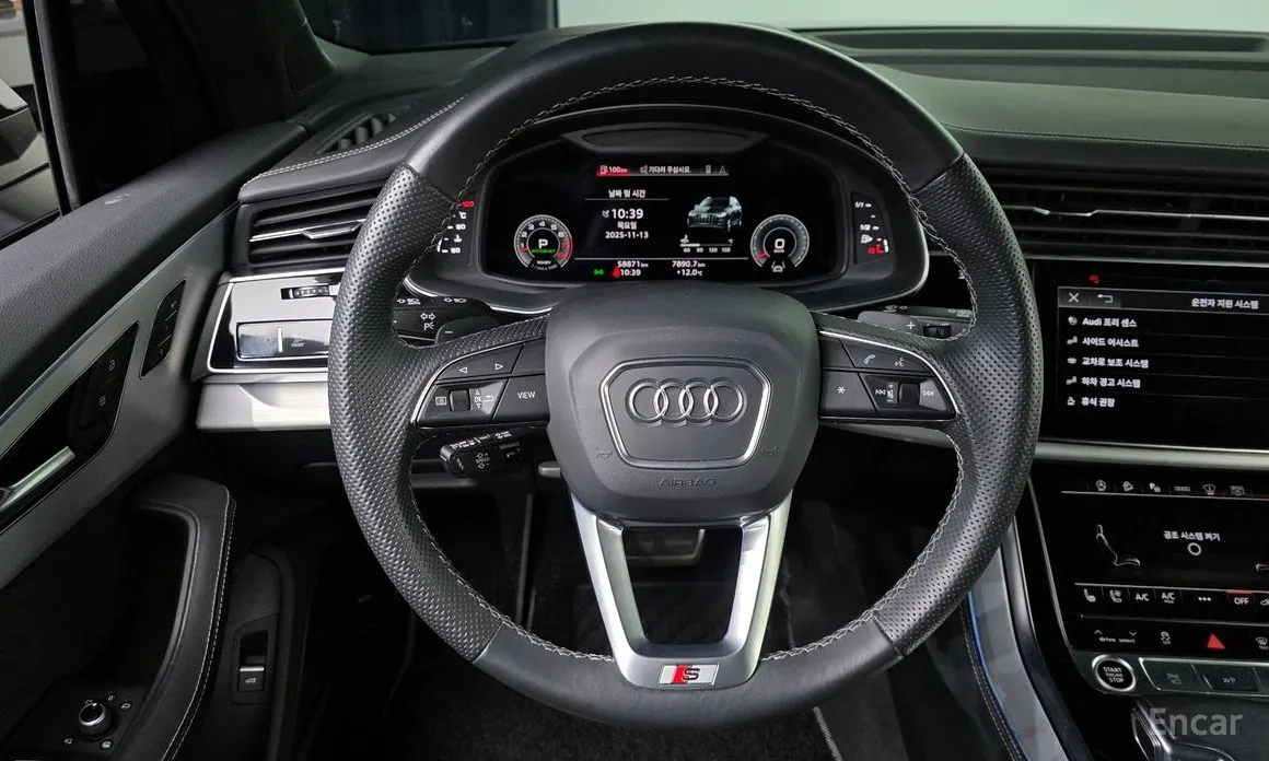 Фото 16 - Audi Q7