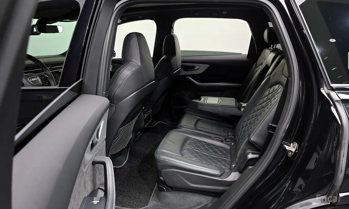 Фото 20 - Audi Q7