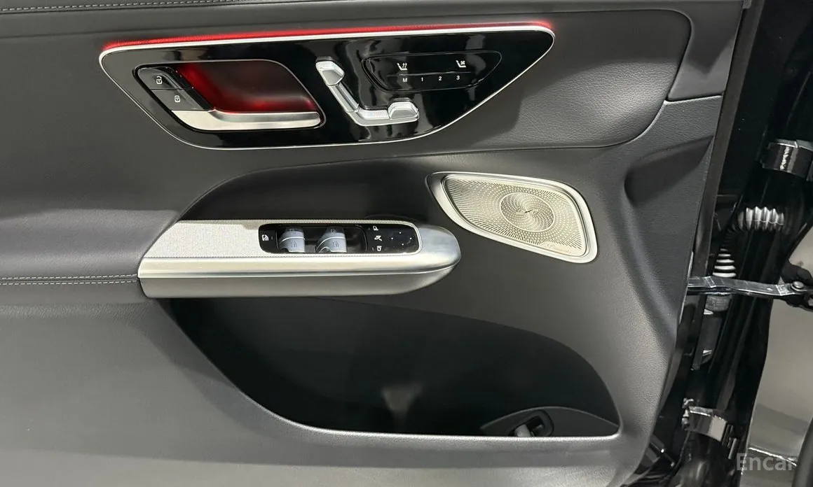 Фото 16 - Mercedes-Benz GLC-Class