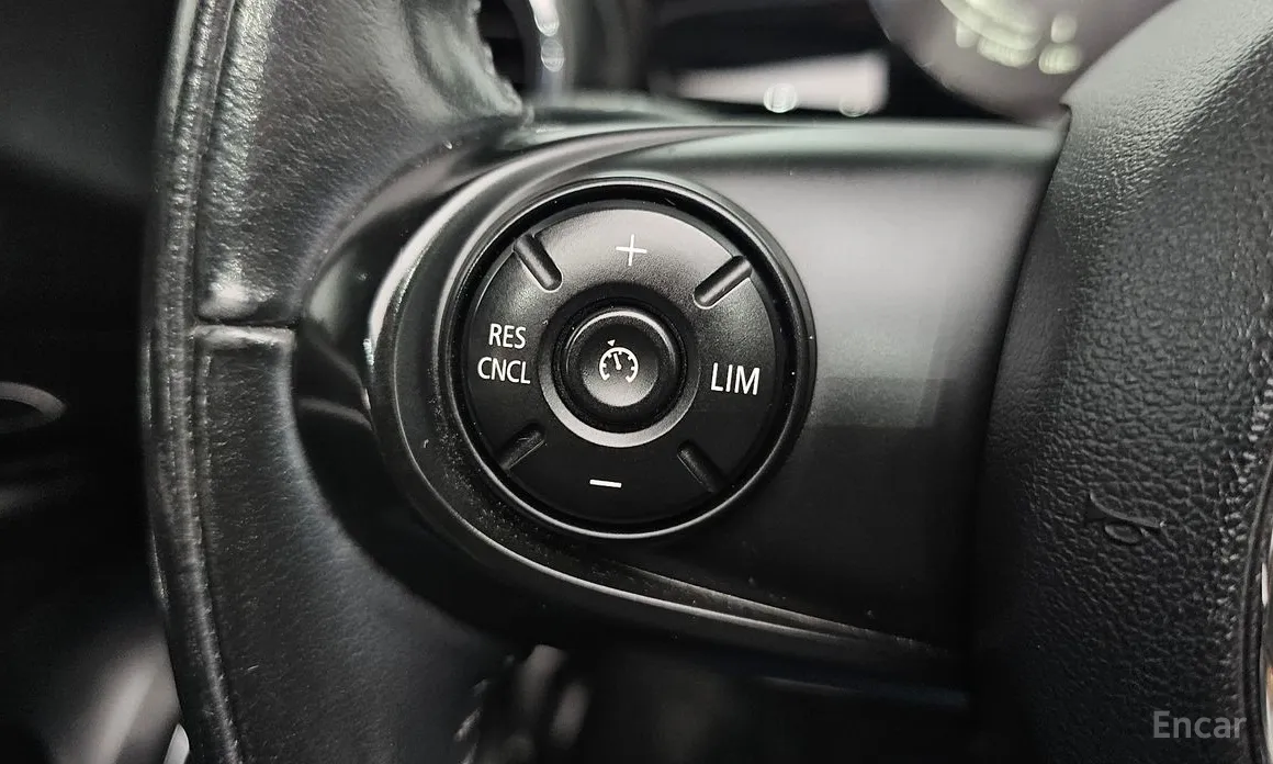 Фото 17 - Mini Cooper Convertible