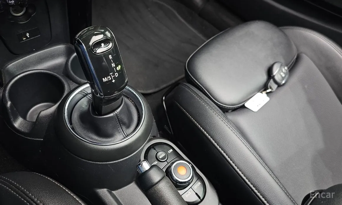 Фото 9 - Mini Cooper Convertible