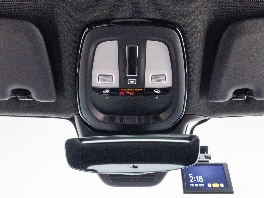 Фото 15 - Volvo XC40