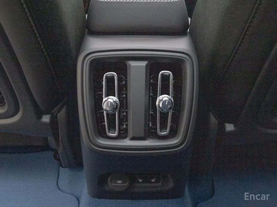 Фото 16 - Volvo XC40