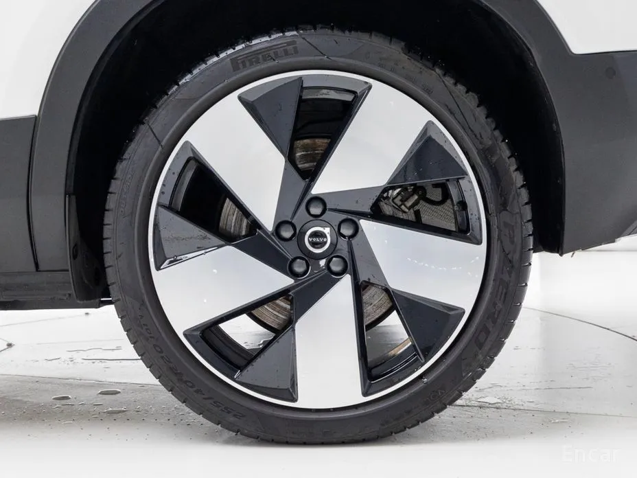 Фото 5 - Volvo XC40