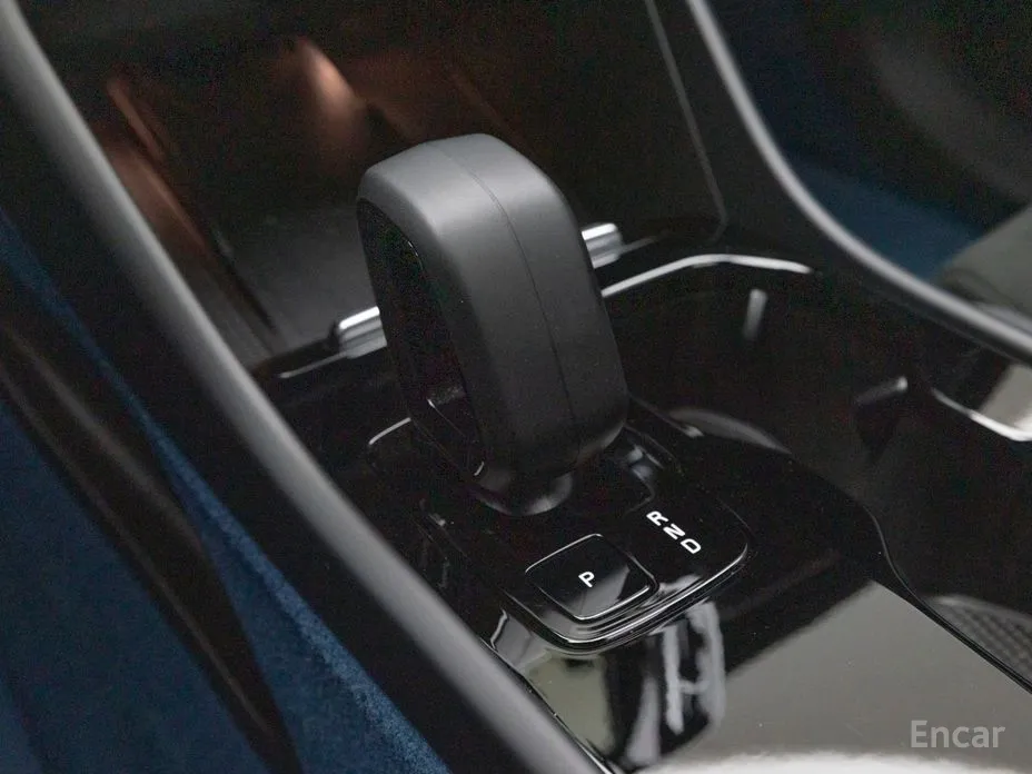 Фото 9 - Volvo XC40