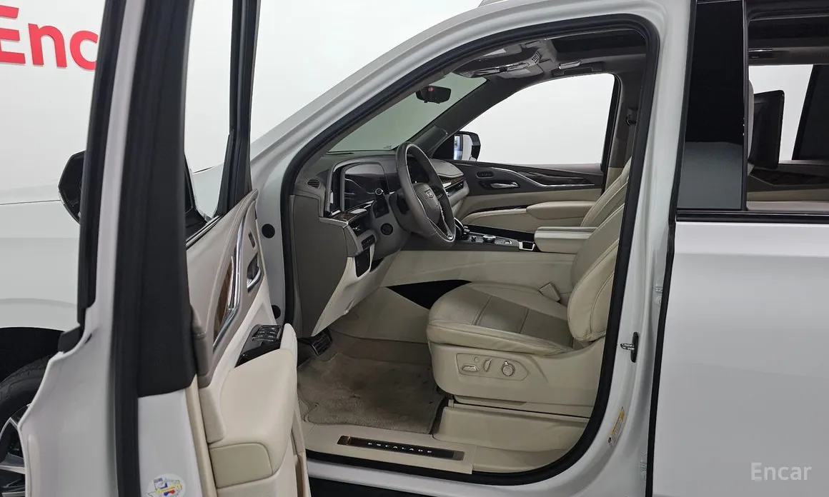 Фото 10 - Cadillac Escalade