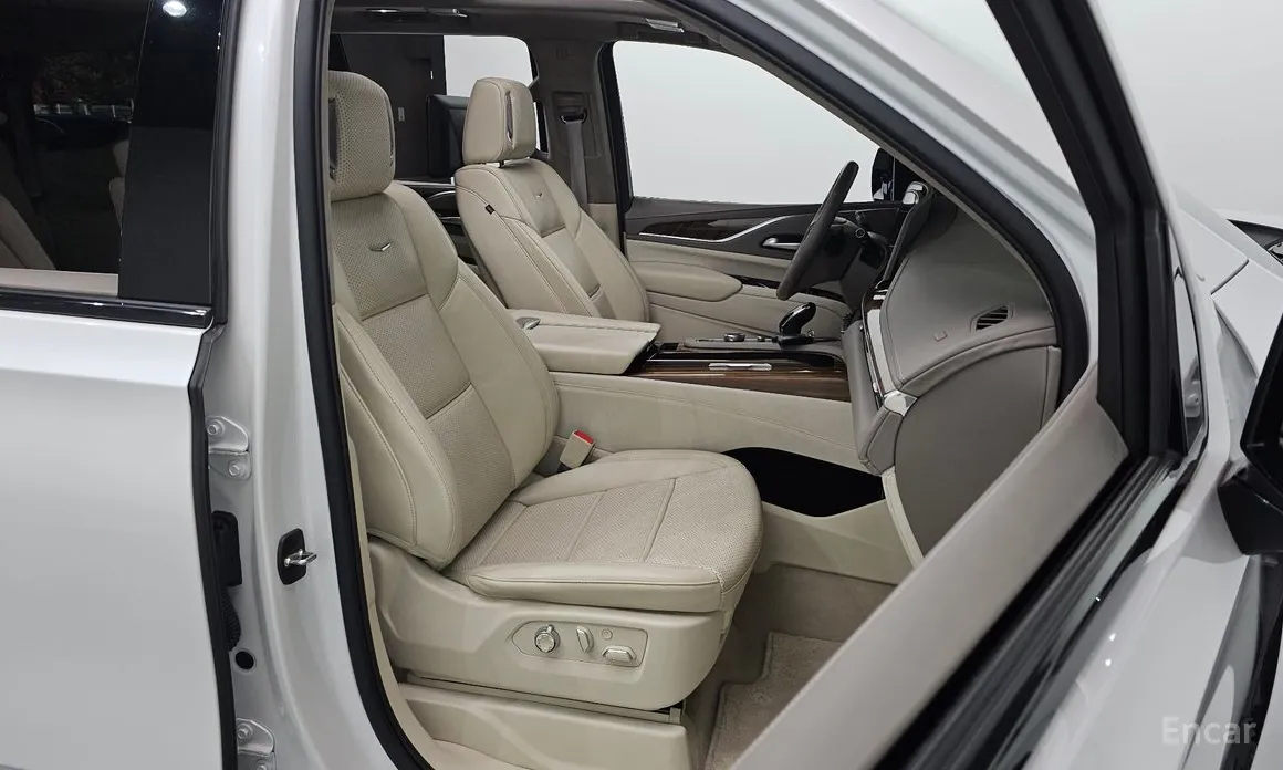 Фото 11 - Cadillac Escalade