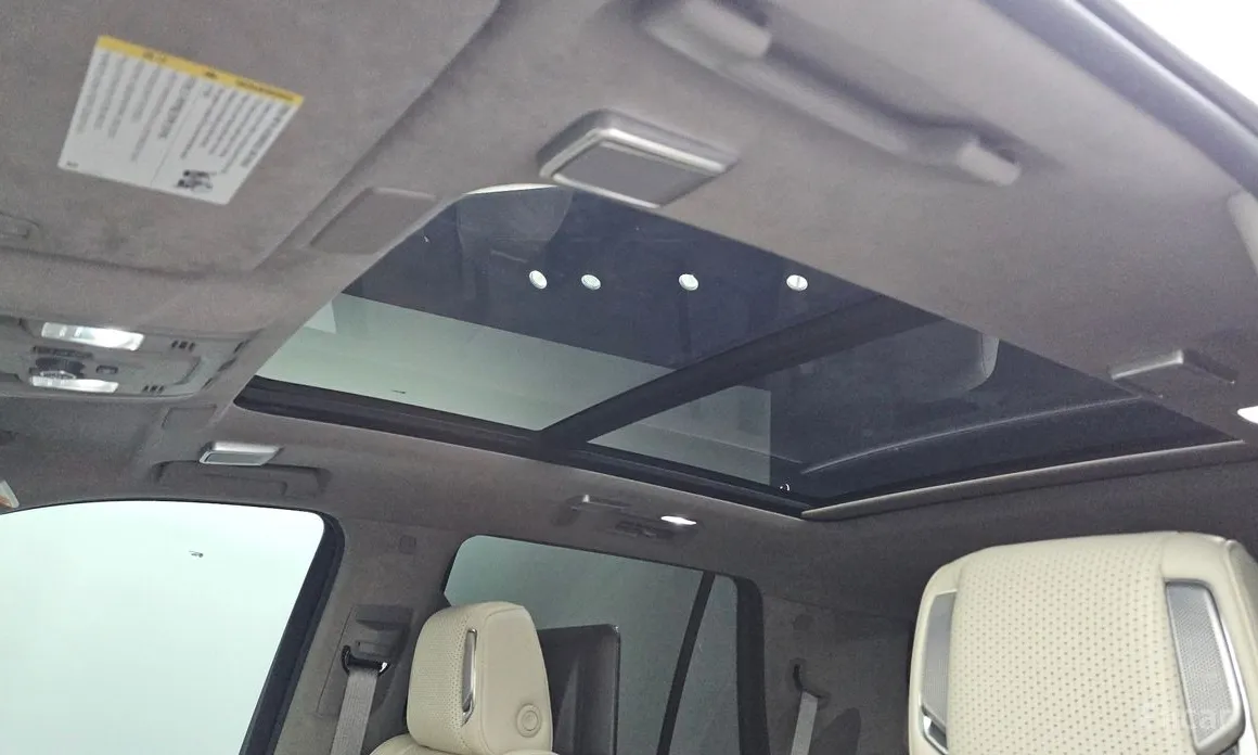 Фото 19 - Cadillac Escalade