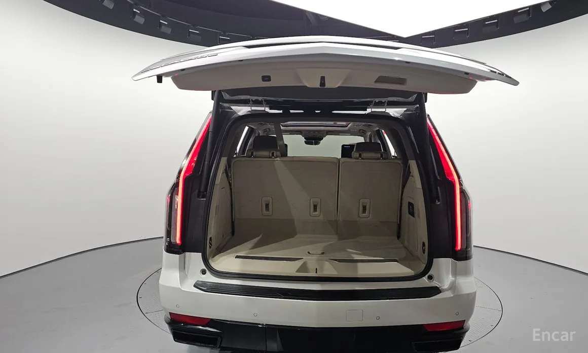 Фото 20 - Cadillac Escalade