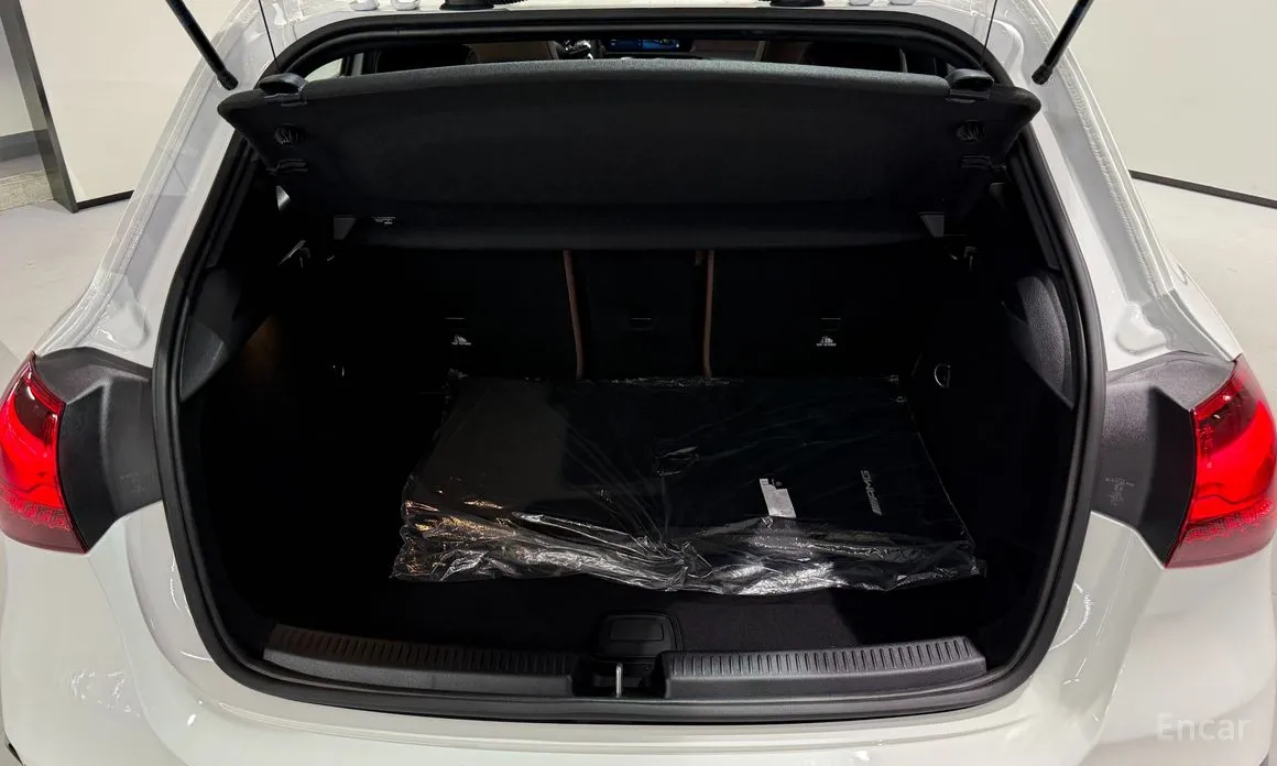 Фото 18 - Mercedes-Benz A-Class