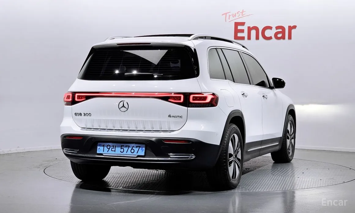 Фото 2 - Mercedes-Benz EQB