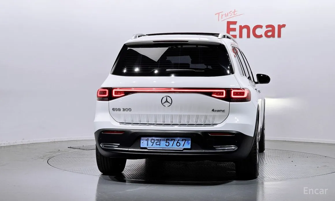 Фото 4 - Mercedes-Benz EQB