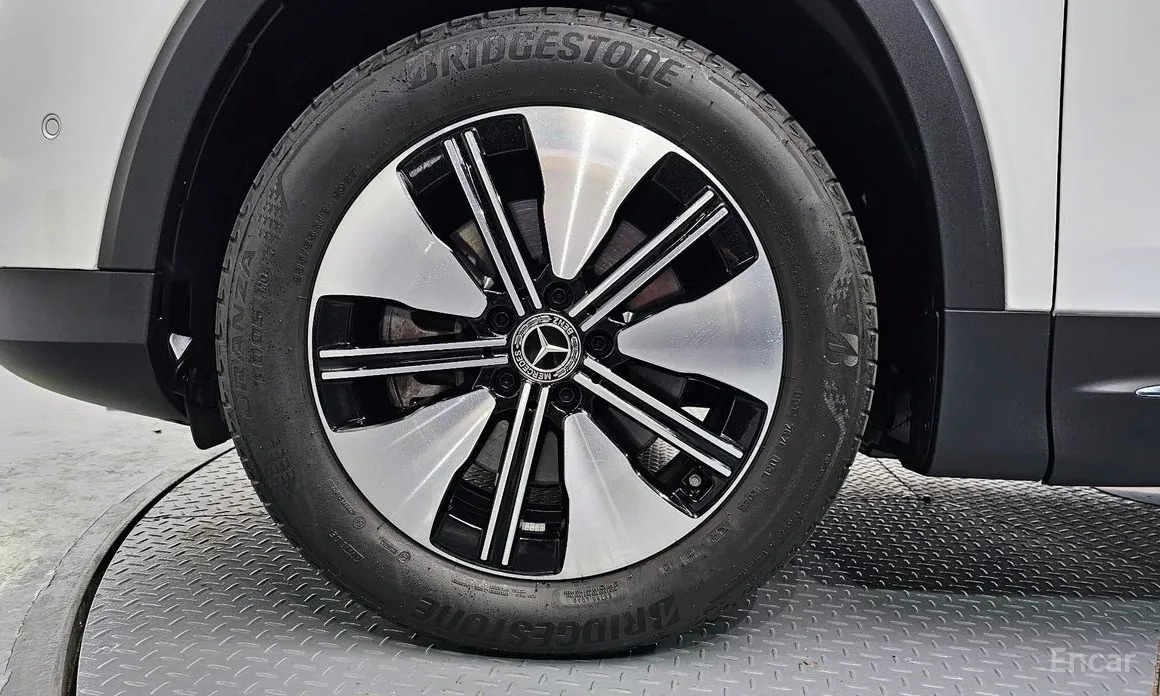 Фото 5 - Mercedes-Benz EQB