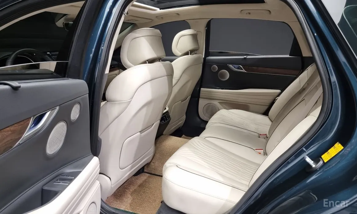 Фото 12 - Genesis G80