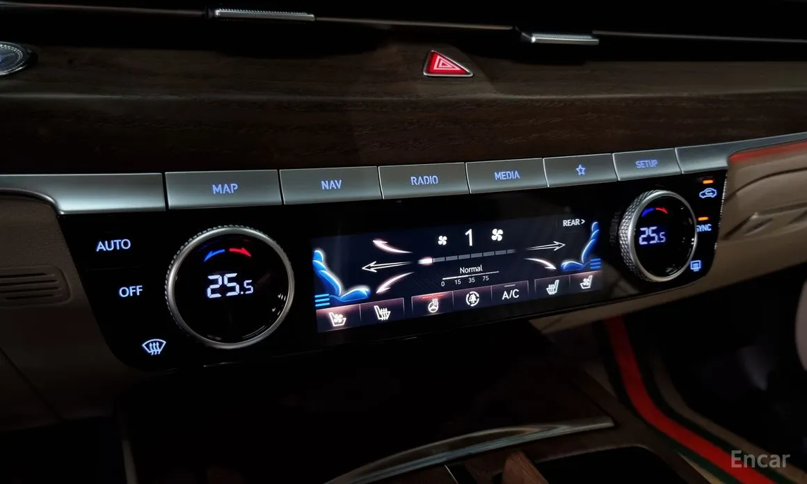 Фото 19 - Genesis G80