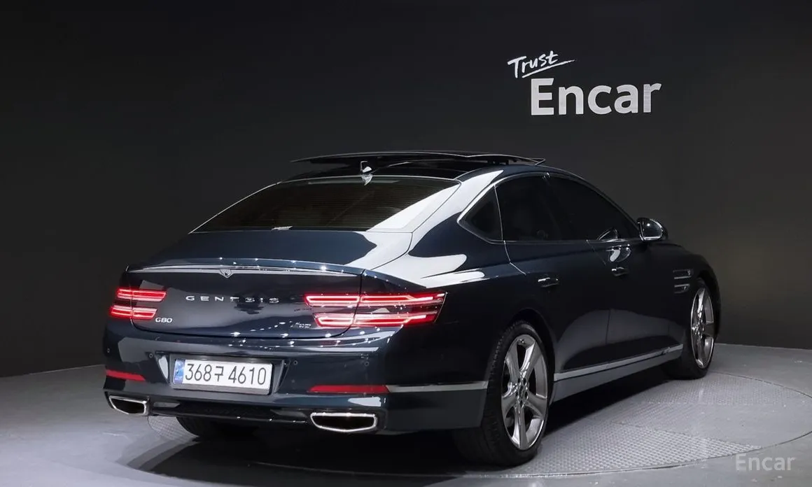 Фото 2 - Genesis G80