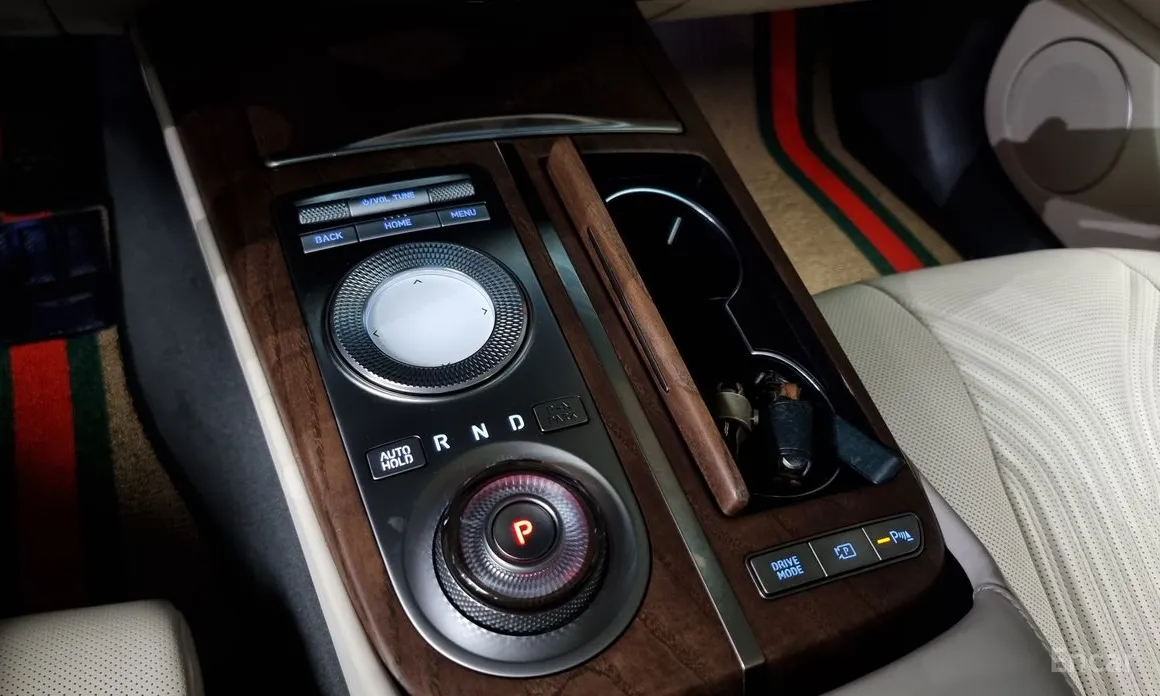 Фото 9 - Genesis G80