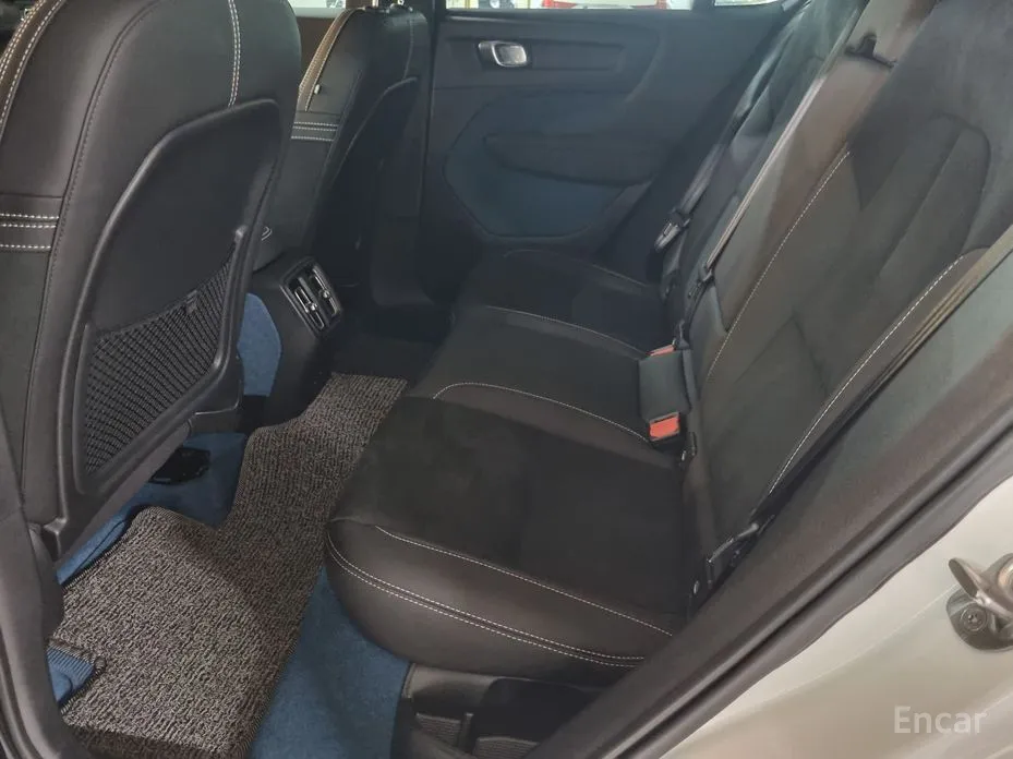 Фото 11 - Volvo C40