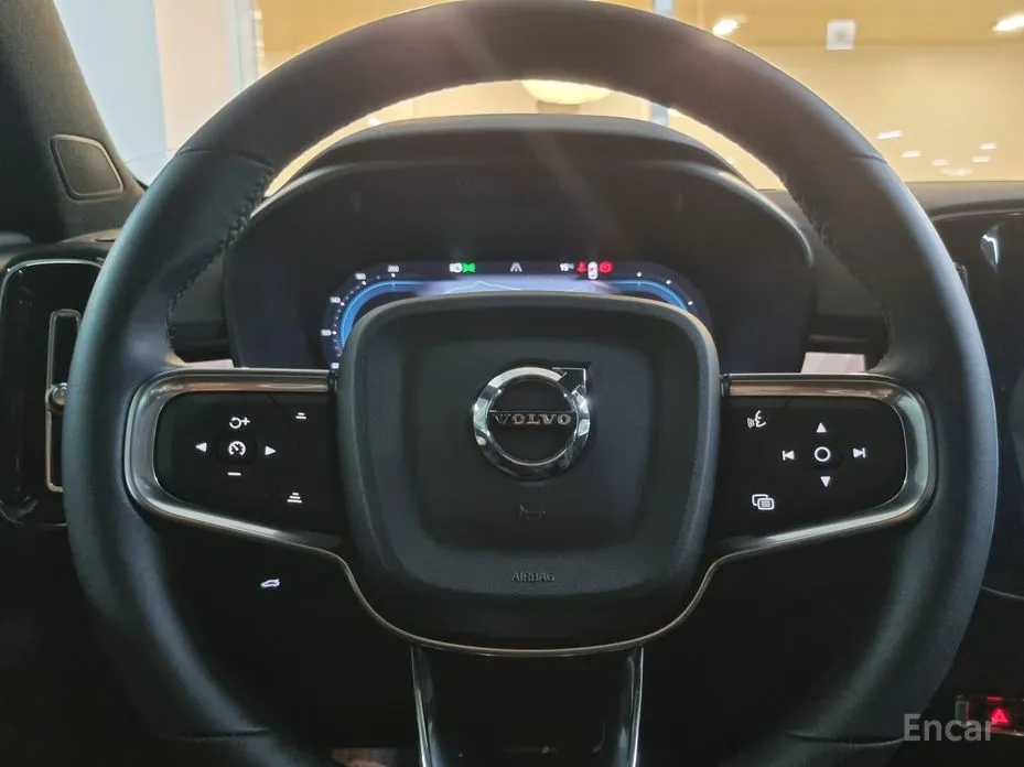 Фото 12 - Volvo C40