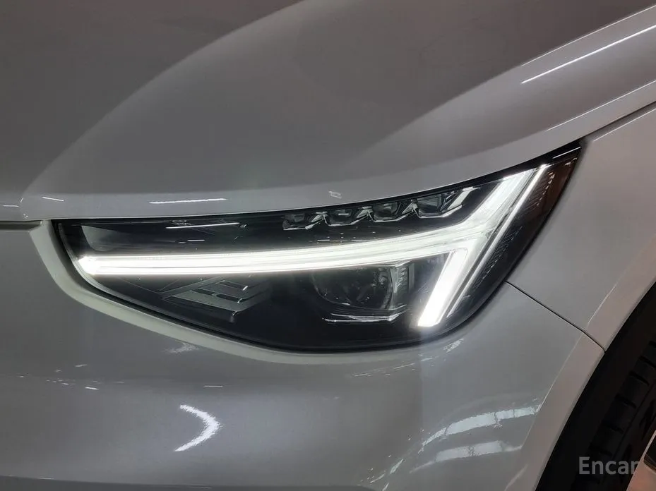 Фото 18 - Volvo C40