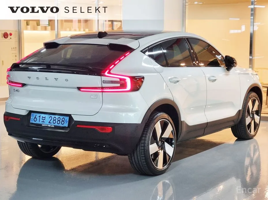 Фото 2 - Volvo C40