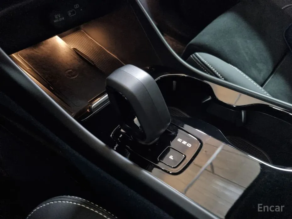 Фото 9 - Volvo C40