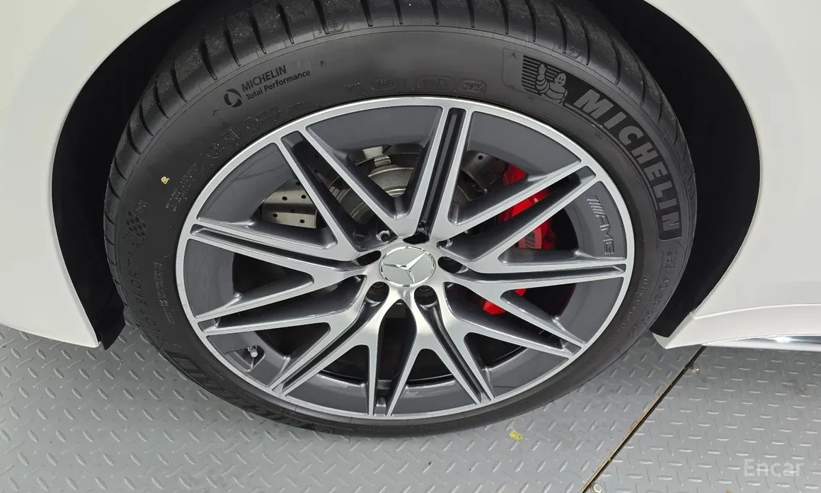 Фото 5 - Mercedes-Benz AMG GT