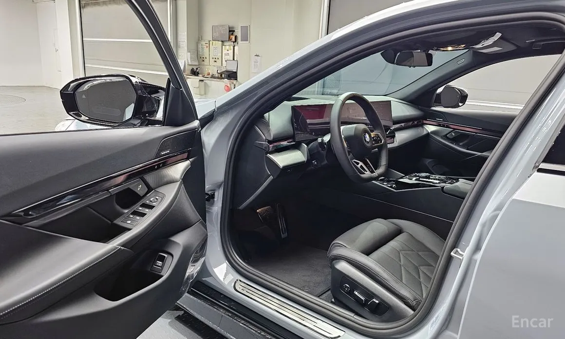 Фото 10 - BMW 5 Series