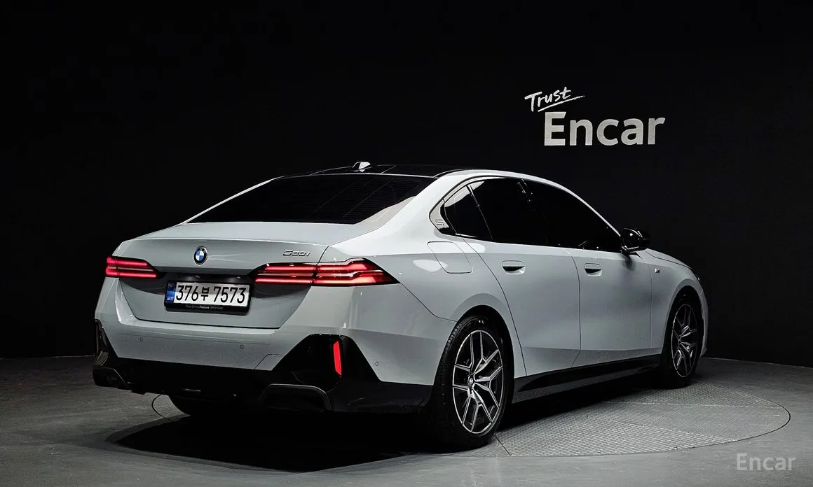 Фото 2 - BMW 5 Series