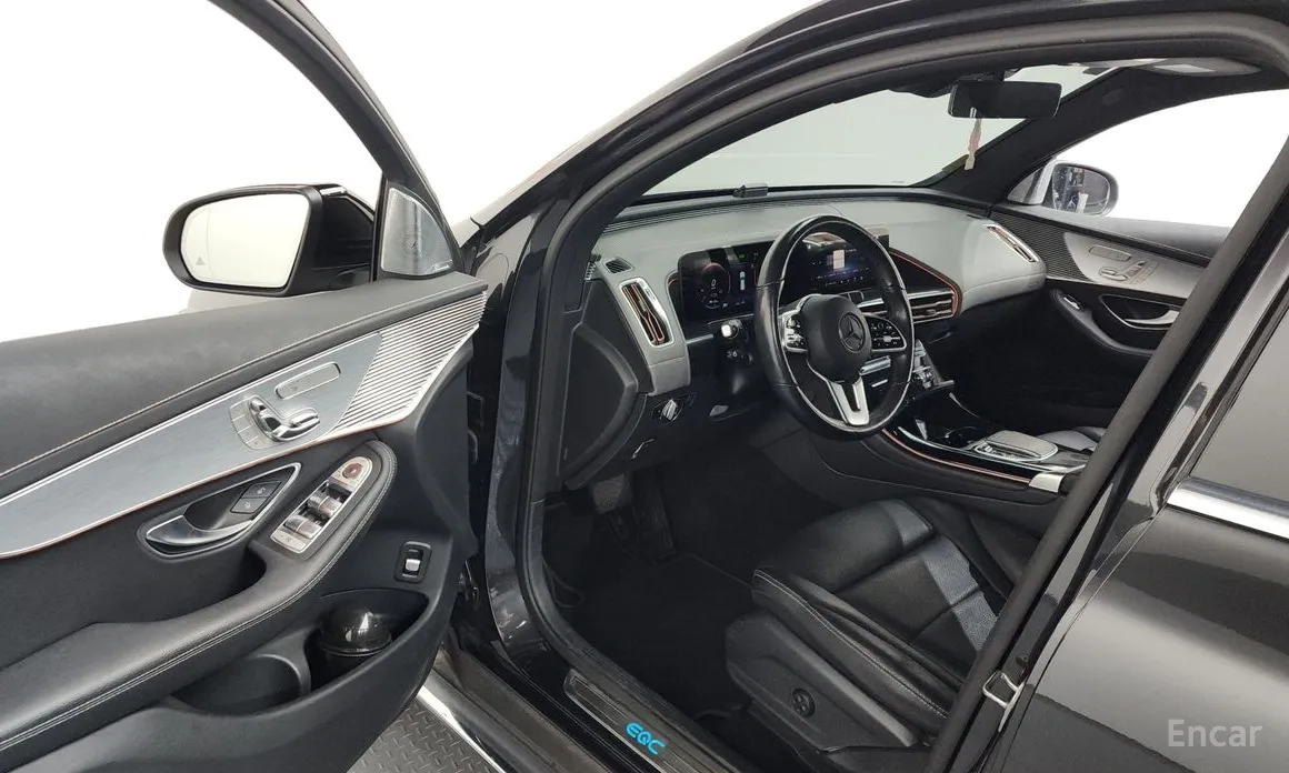 Фото 10 - Mercedes-Benz EQC