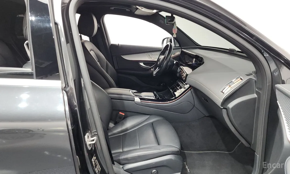 Фото 11 - Mercedes-Benz EQC