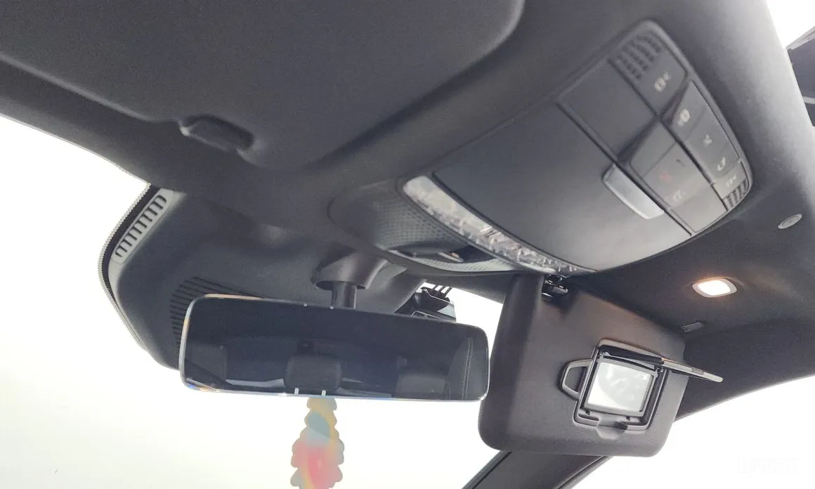 Фото 17 - Mercedes-Benz EQC