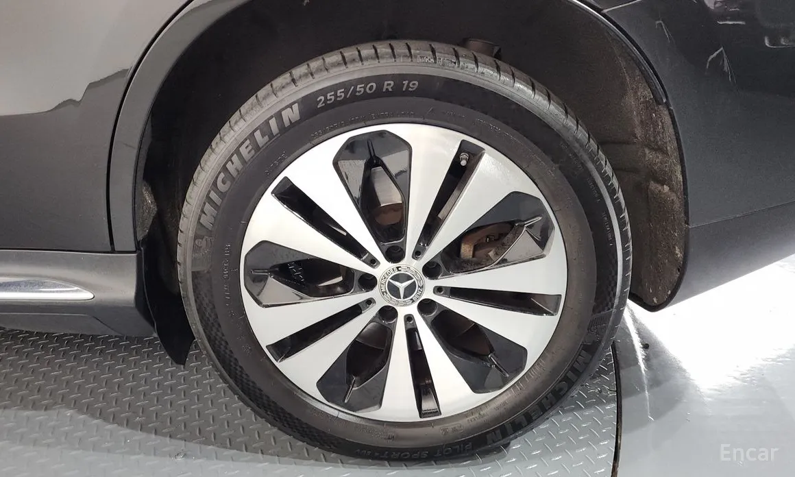 Фото 5 - Mercedes-Benz EQC