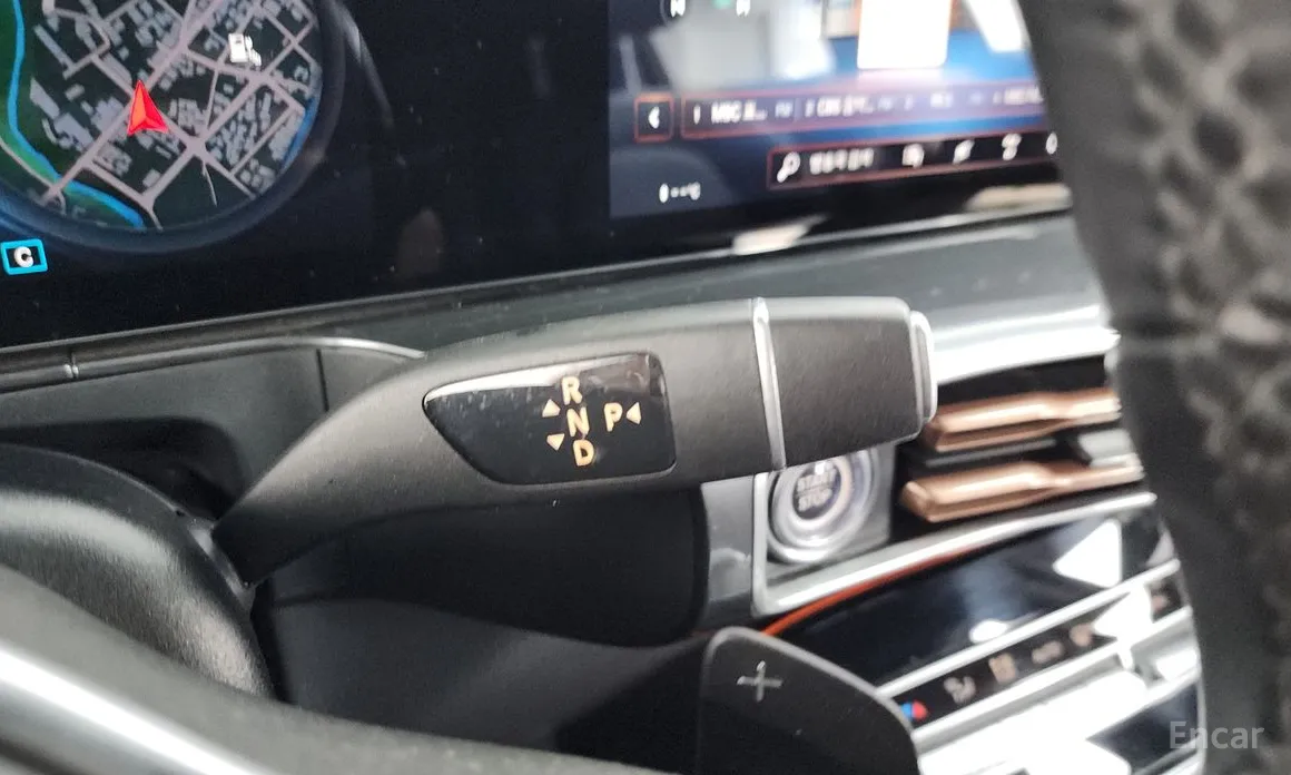 Фото 9 - Mercedes-Benz EQC