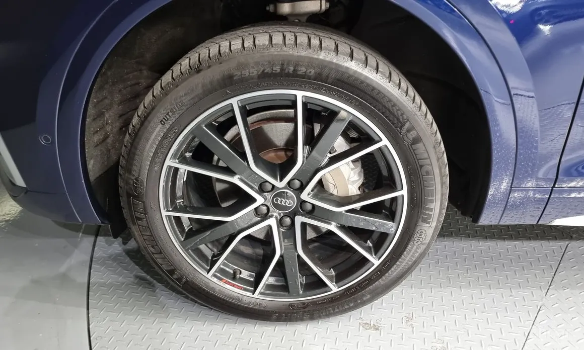 Фото 5 - Audi Q5