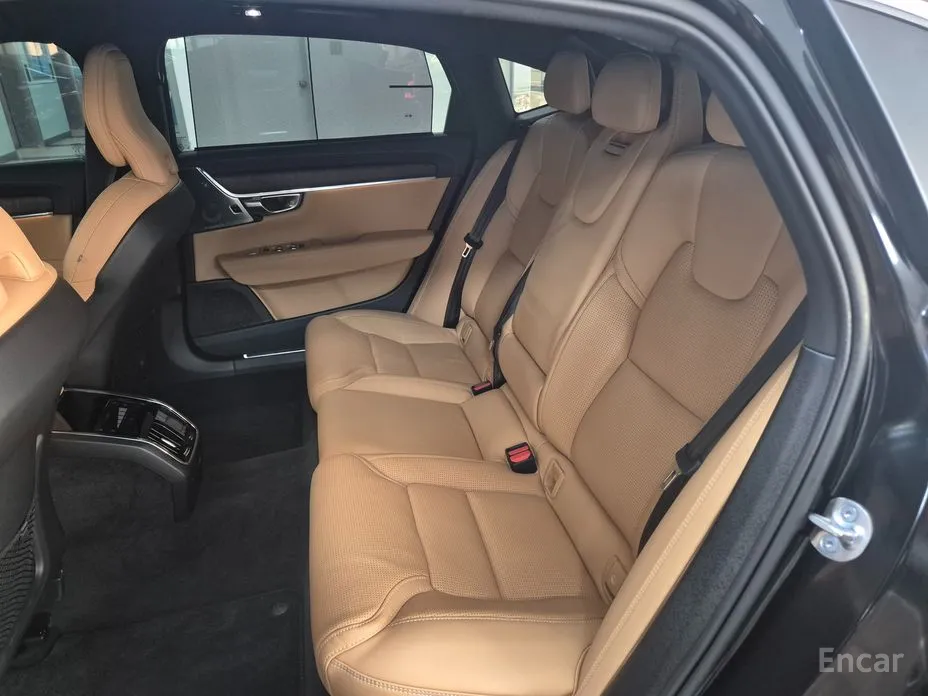 Фото 11 - Volvo S90