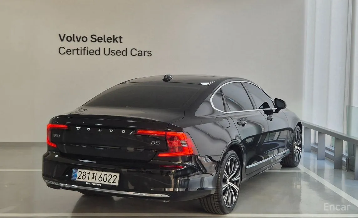 Фото 2 - Volvo S90