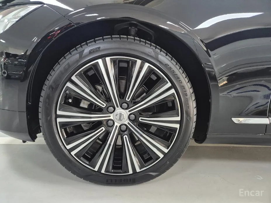 Фото 5 - Volvo S90